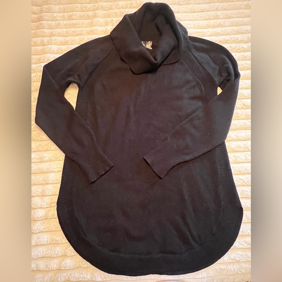 Women’s Turtleneck Sweater - Picture 1 of 5